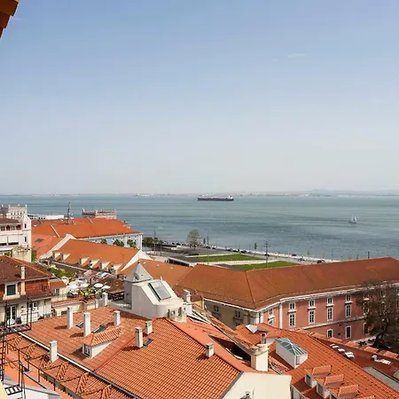 Chiado River View Deluxe Apartment *