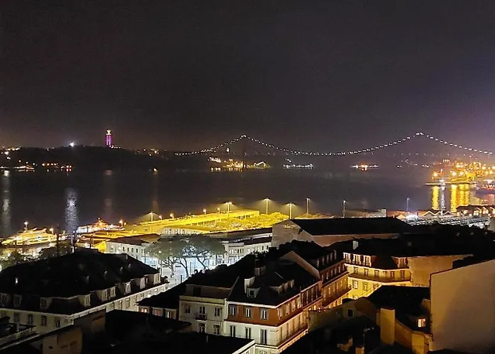 Chiado River View Deluxe 公寓 *