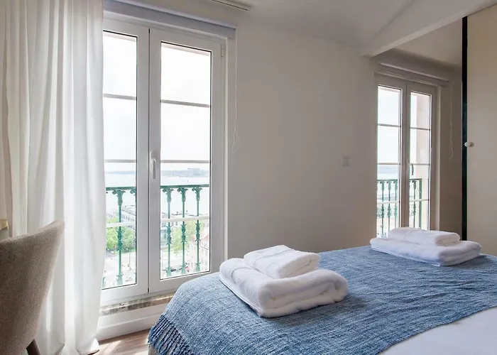 Chiado River View Deluxe 公寓 *