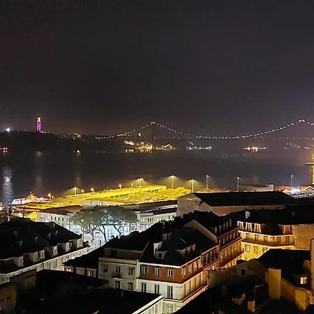 Chiado River View Deluxe Apartment *